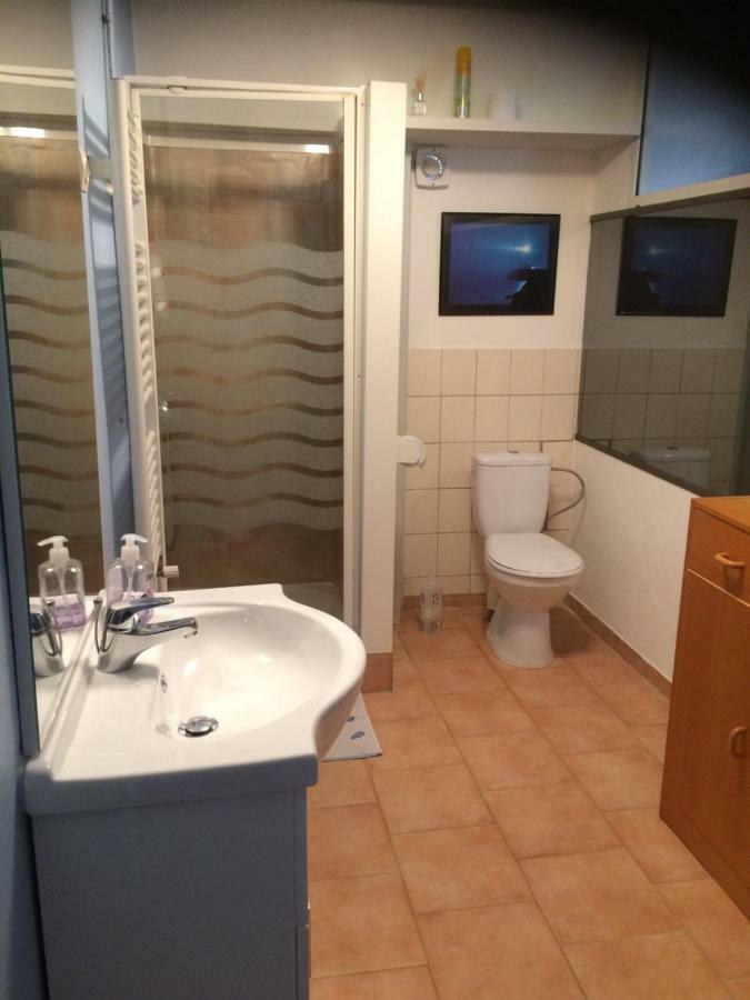 Appartement / Gite Les Papillons Lablachere Luaran gambar