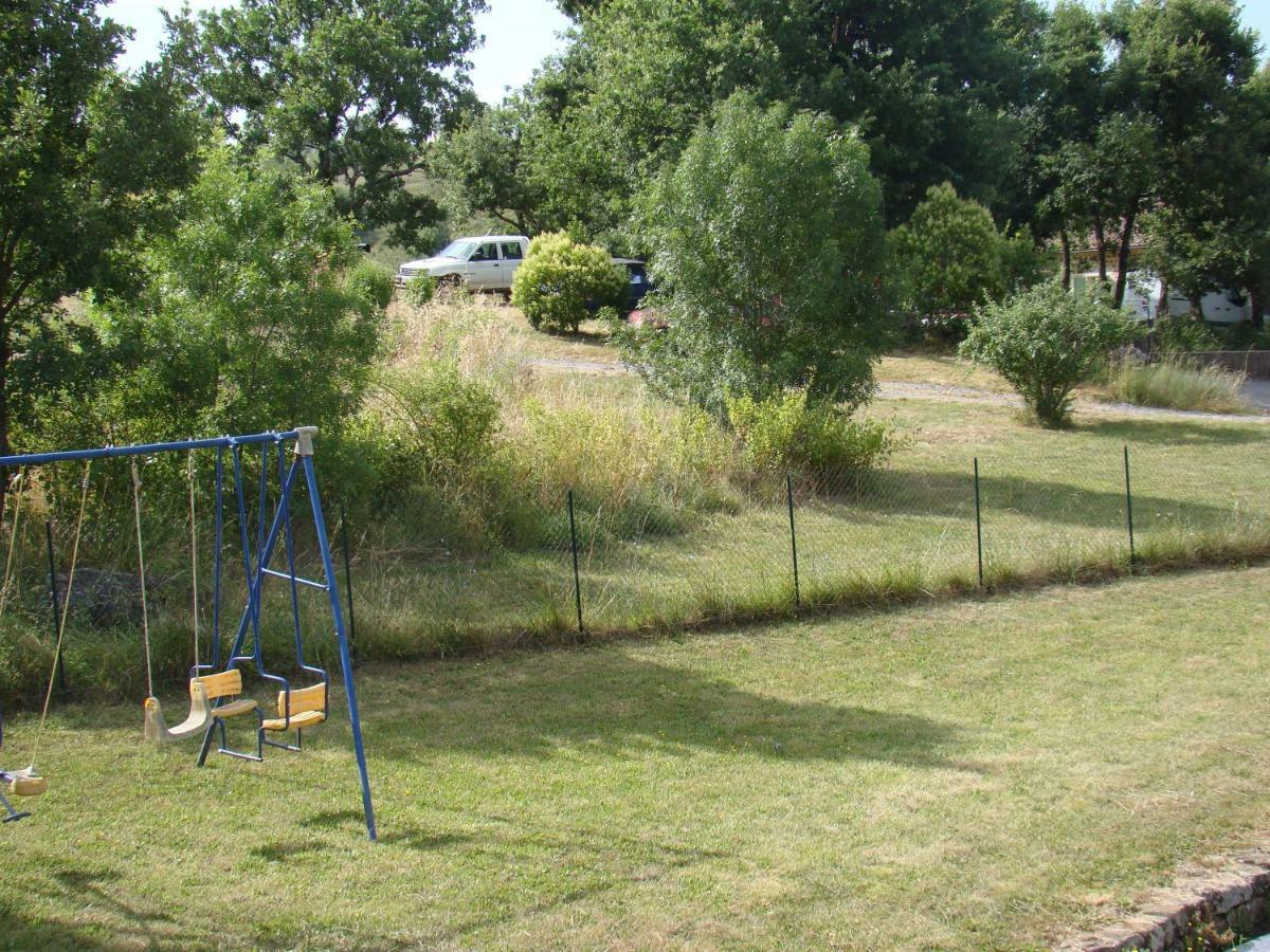 Appartement / Gite Les Papillons Lablachere Luaran gambar